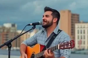 show Eduardo Costa no Rooftop do Shopping do Avião